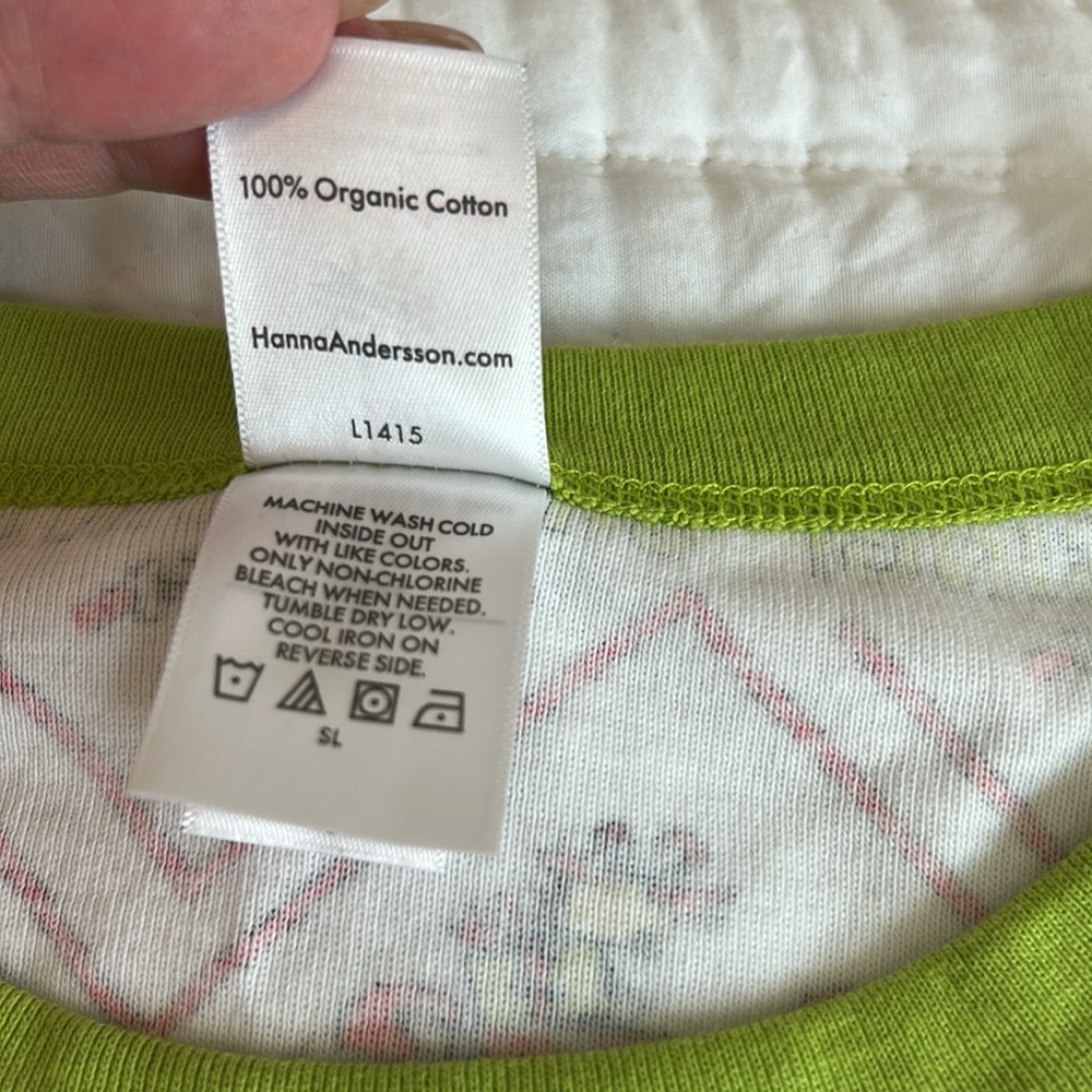 Hanna Andersson The Grinch Adult Pajama Set with Green Trim - Picture 6 of 6